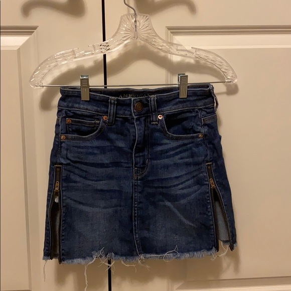 american eagle dark denim jean skirt - Picture 3 of 4